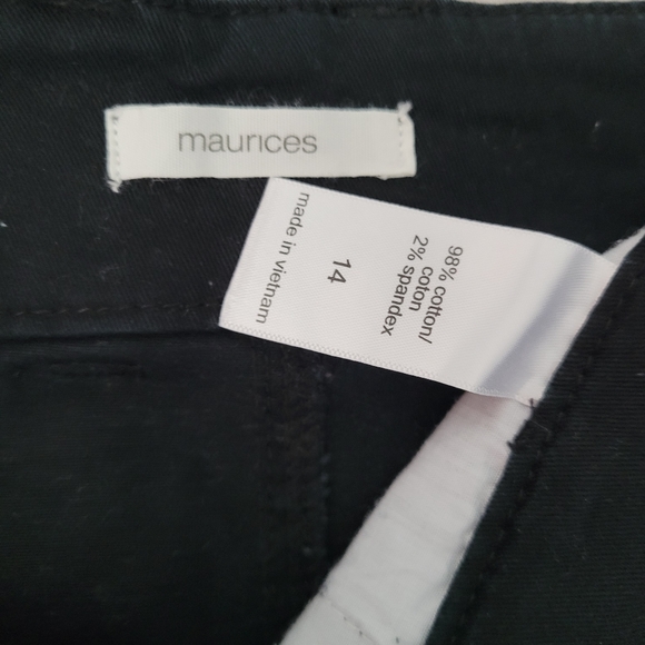 Maurices size 14 women's shorts - Picture 2 of 3